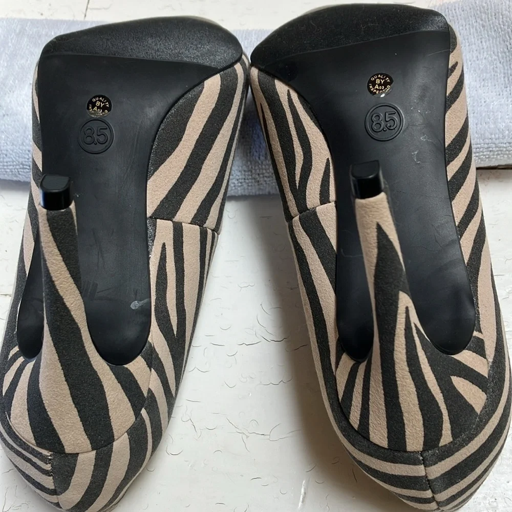 Worthington Women’s Zito Zebra Printed Sz 8 1/2 Pointed Toe 4” Stiletto Heels
